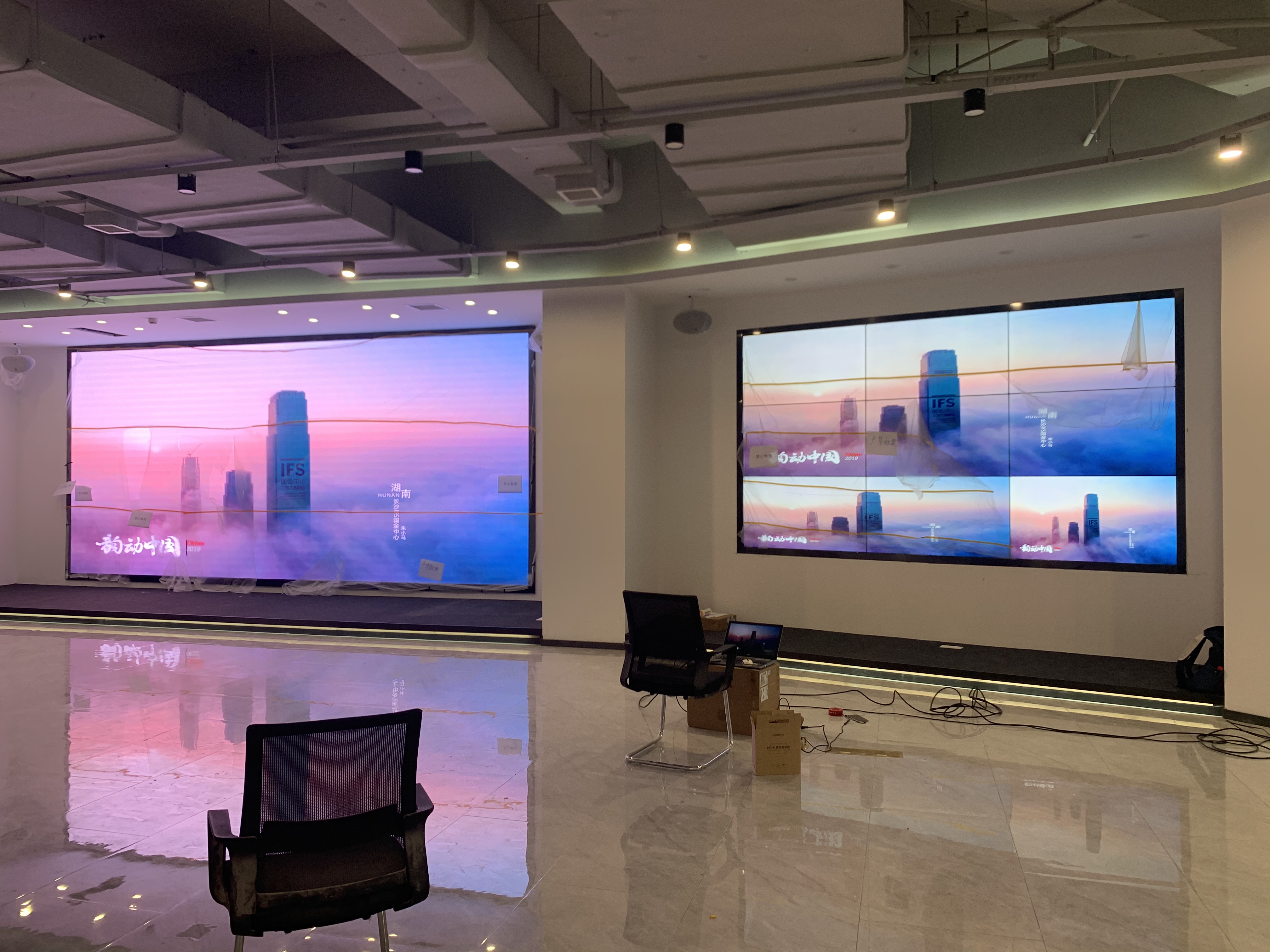 戶外屏的電源系統需要具備哪些防護措施，才能防止雷擊和漏電風險？